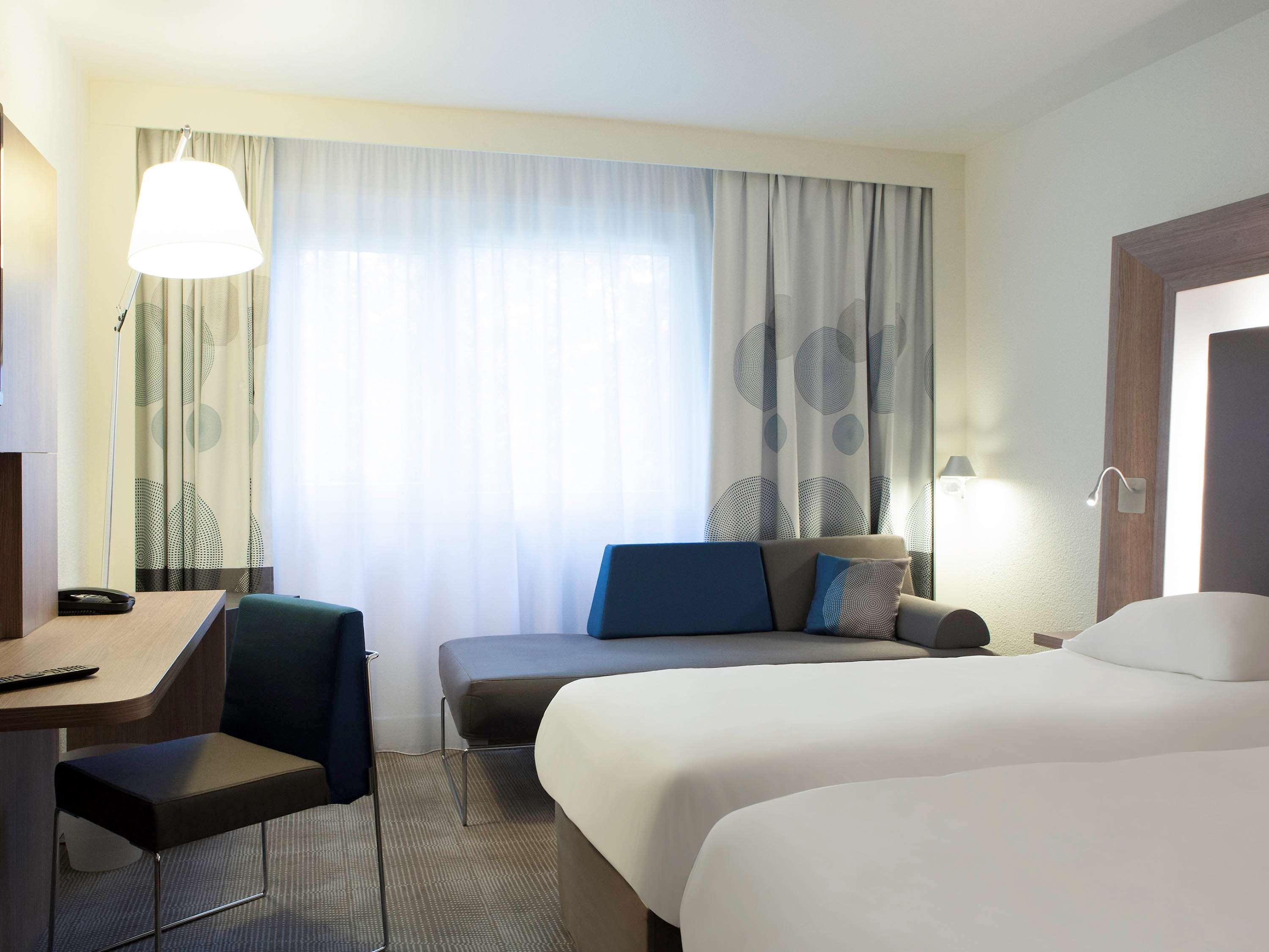 Novotel Fontainebleau Ury Exterior foto
