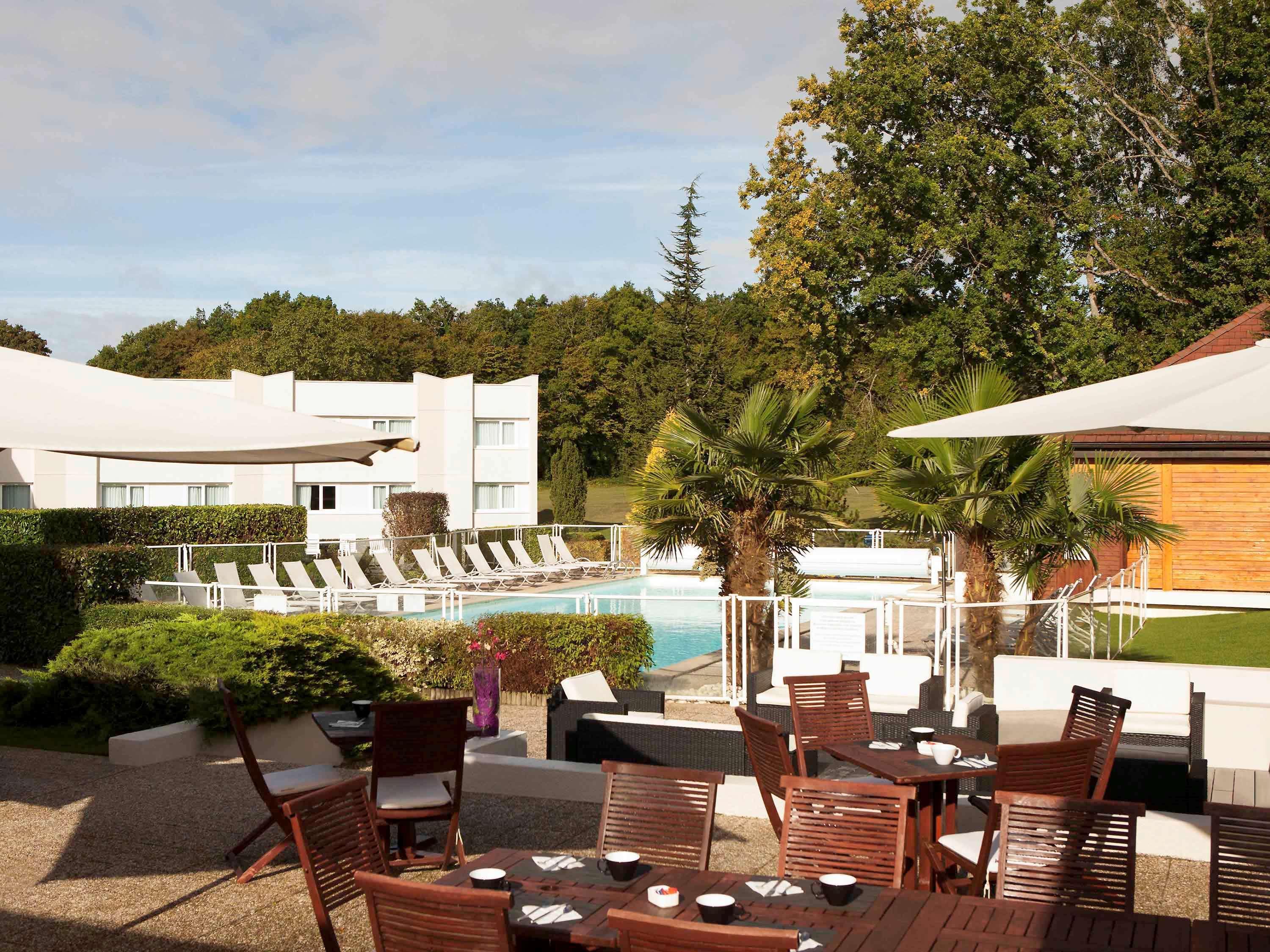 Novotel Fontainebleau Ury Exterior foto