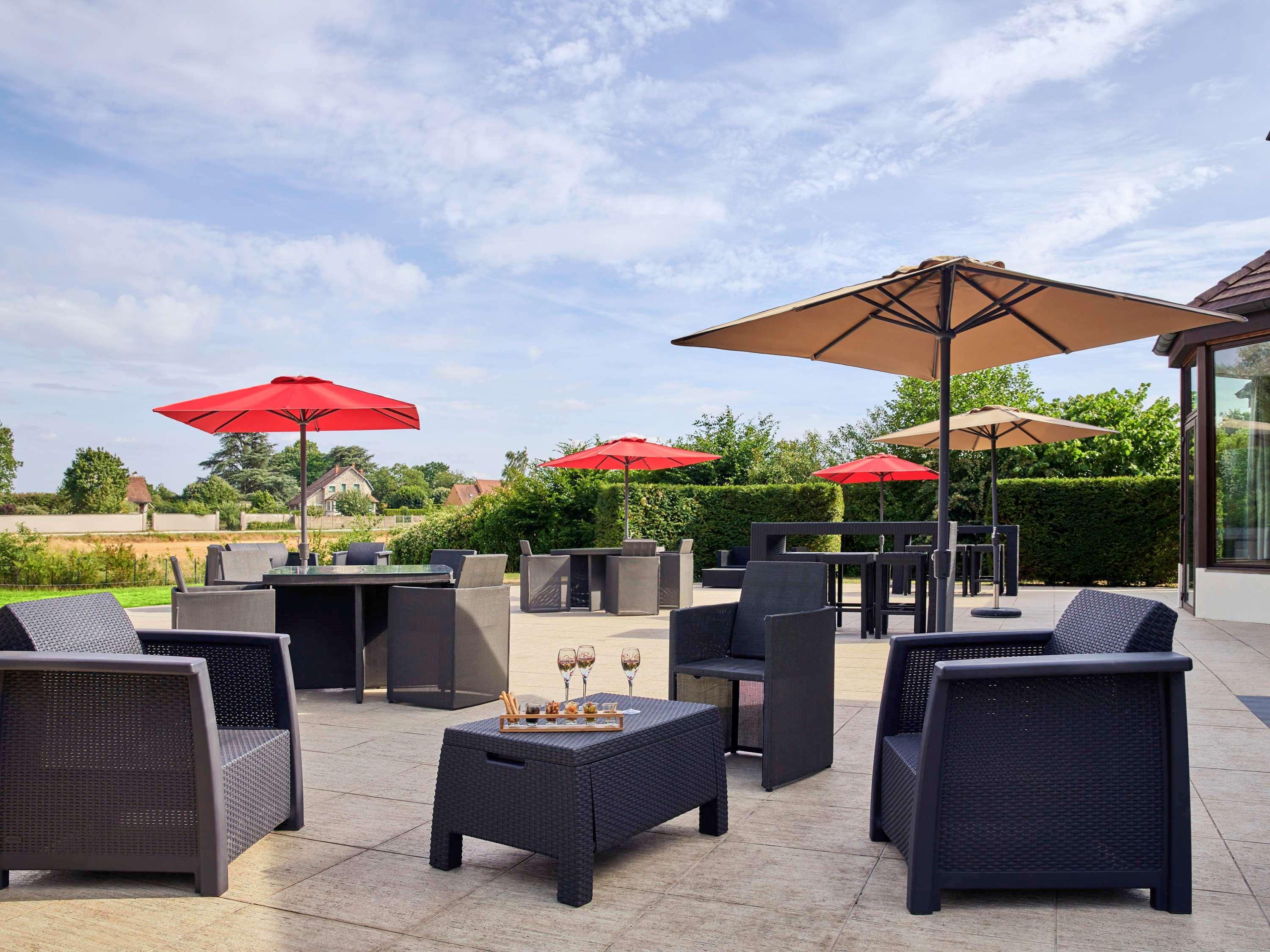Novotel Fontainebleau Ury Exterior foto
