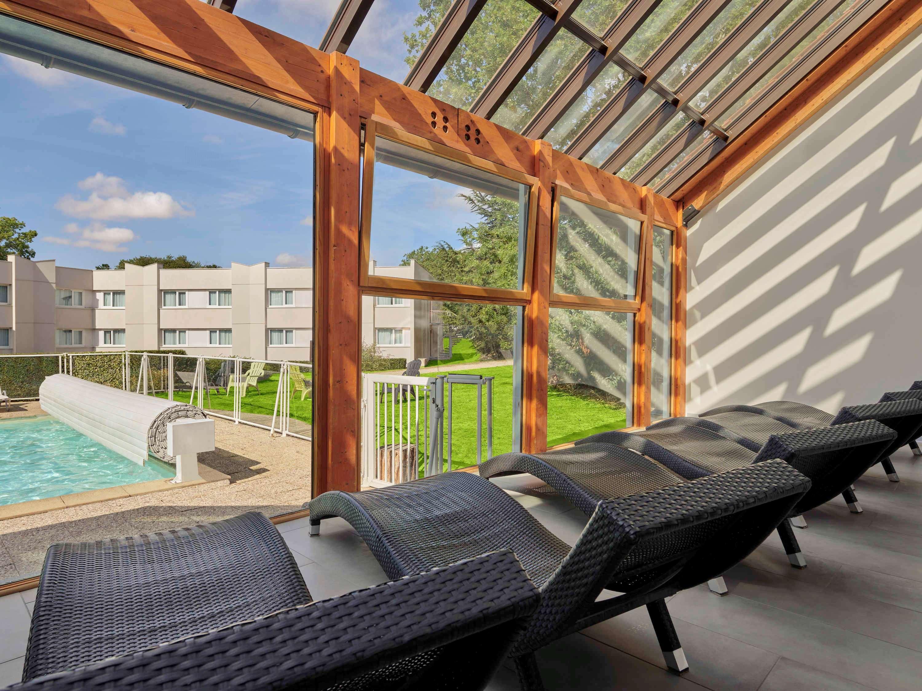 Novotel Fontainebleau Ury Exterior foto